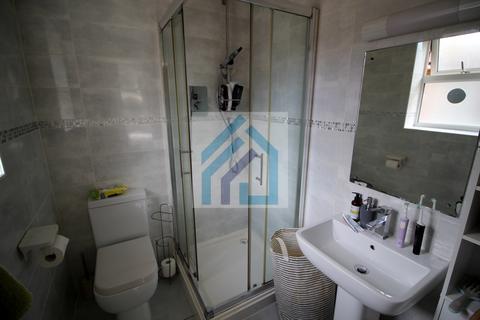2 bedroom apartment to rent, 2 bedroom flat on Wellington Road