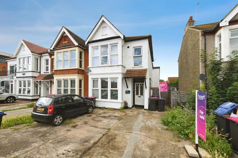 1 bedroom flat for sale, Ambleside Drive, Southend-On-Sea