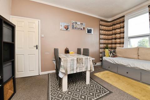 1 bedroom flat for sale, Ambleside Drive, Southend-On-Sea