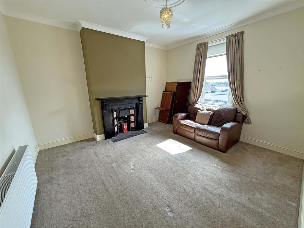 Bedroom 1.jpg