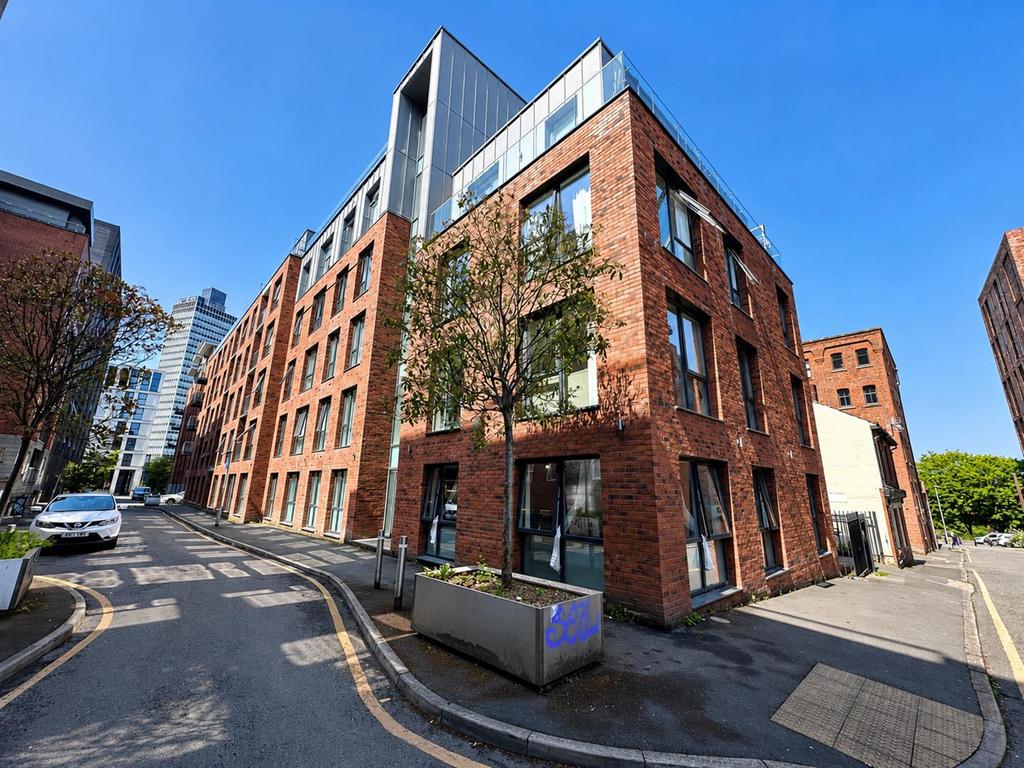 Apartment in Manchester, Greater Manchester - View 4