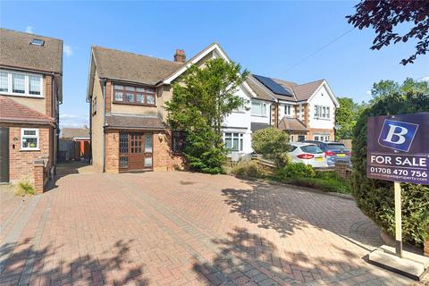 Cornwall Close, Hornchurch, RM11