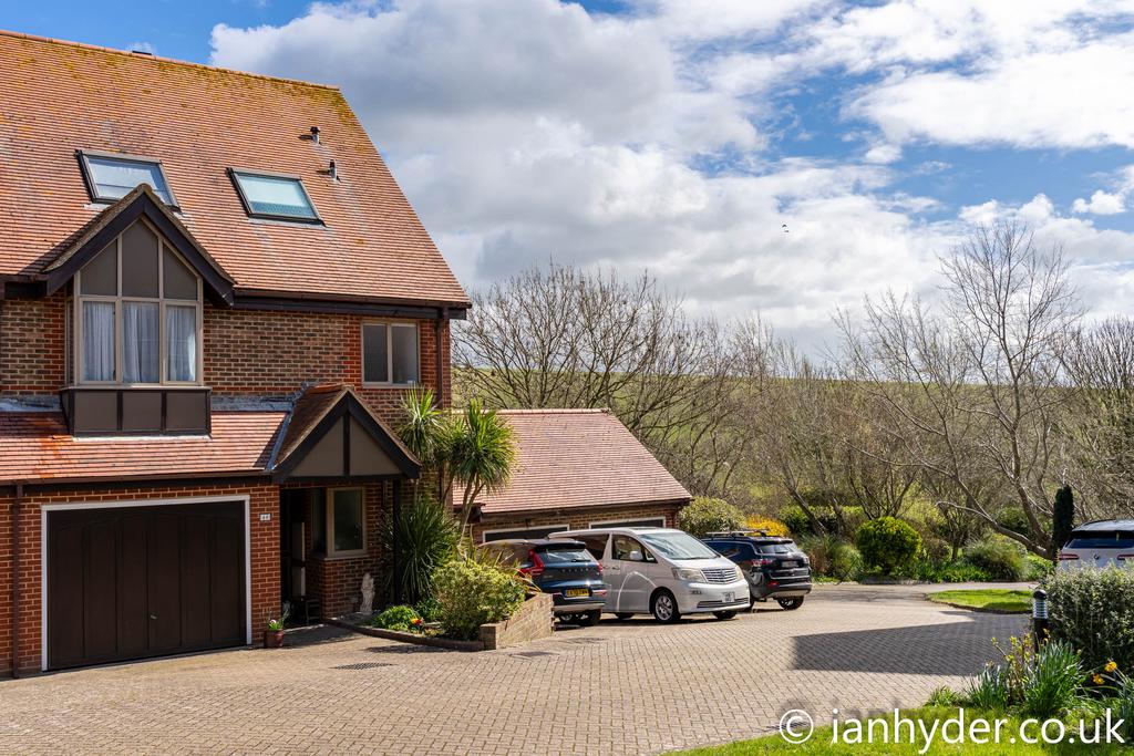 House in Rottingdean, Brighton and Hove - View 2