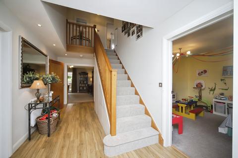 5 bedroom detached house for sale, South Drive, Taunton, TA4