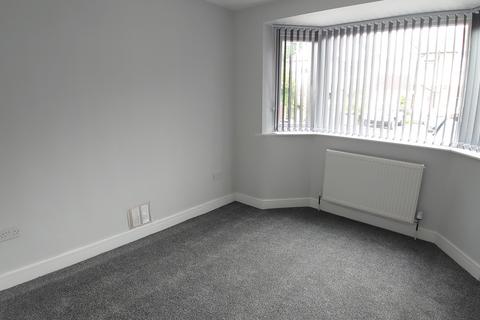 3 bedroom semi-detached house to rent, Southlea Avenue, Leamington Spa, CV31