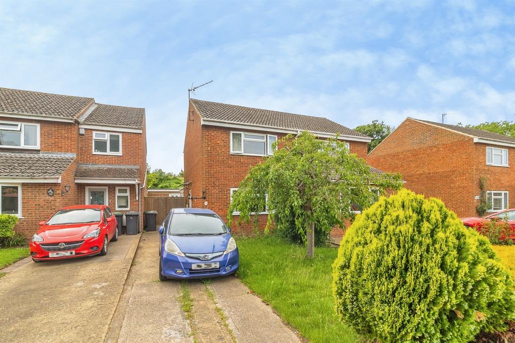 Pilgrims Close, Harlington, Dunstable, Dunstable