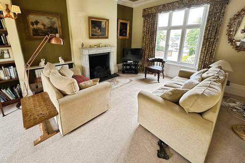 4 bedroom detached house for sale, Newton Road, Burton-on-Trent, DE15