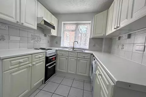 2 bedroom apartment to rent – pohled 2
