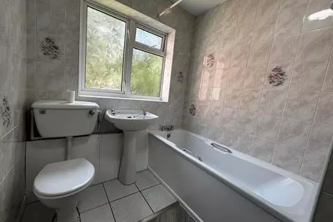 2 bedroom apartment to rent – pohled 3