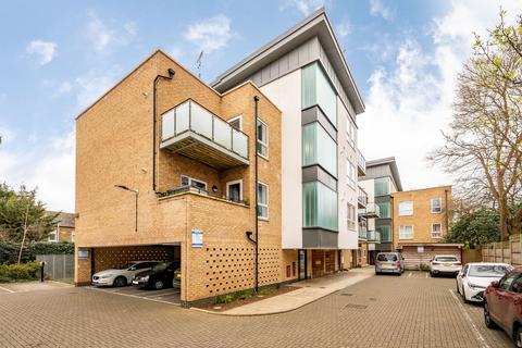 Packham Mews, Hounslow, TW3