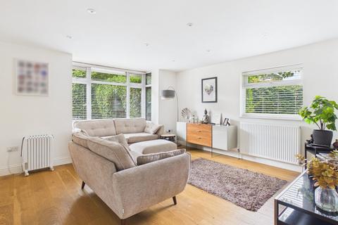 4 bedroom detached house for sale, Wattleton Road, Beaconsfield, Buckinghamshire, HP9