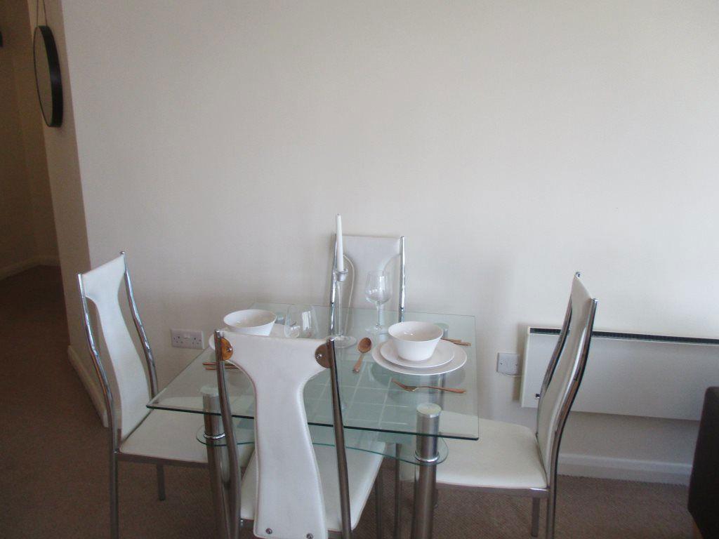Apartment in Sheffield, Owlerton, Upperthorpe - View 4