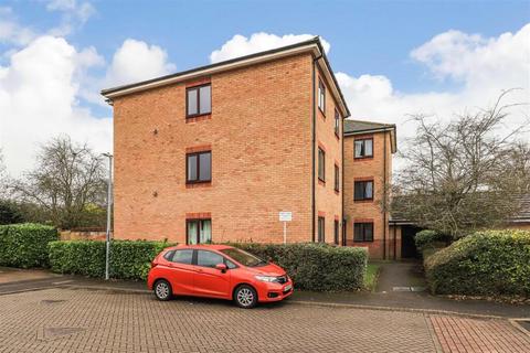 1 bedroom flat for sale, Loris Court, Cambridge, CB1