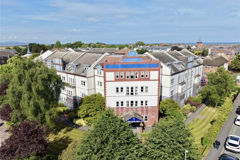 2 bedroom apartment for sale, Market Street, Hoylake, Merseyside, CH47