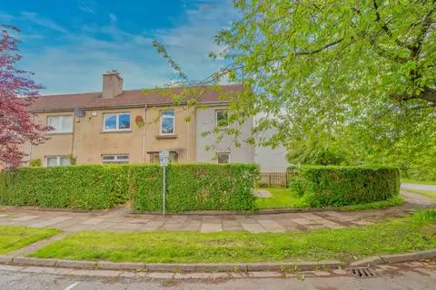 5 bedroom semi-detached house for sale