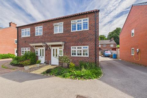 3 bedroom semi-detached house for sale, Fox Close, Driffield, YO25 5BU