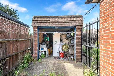 2 bedroom semi-detached bungalow for sale, Hamilton Road, Cockfosters, Barnet