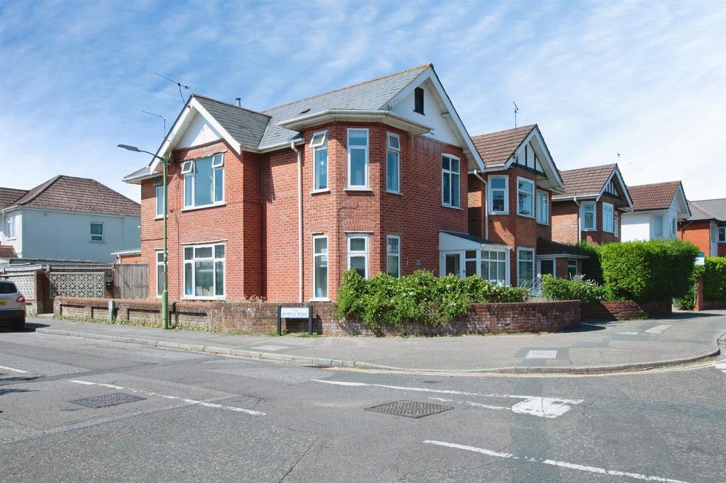 Apartment in Bournemouth - View 5