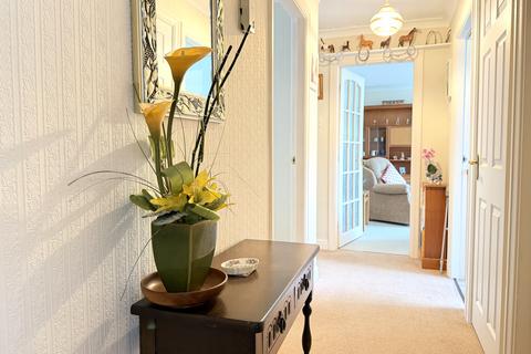 2 bedroom flat for sale, Chestnut Court, Warrern Close, Bramhall, SK7