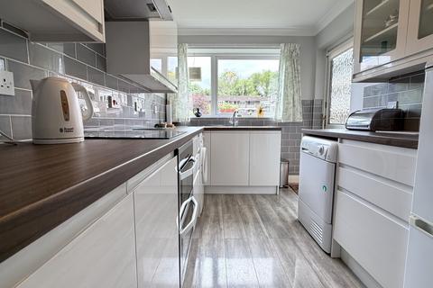 2 bedroom flat for sale, Chestnut Court, Warrern Close, Bramhall, SK7