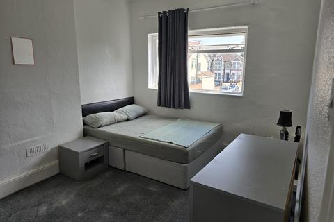 1 bedroom in a house share to rent, Ranelagh Gardens, Ilford IG1