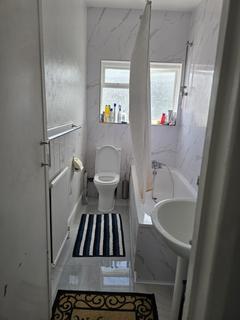1 bedroom in a house share to rent, Ranelagh Gardens, Ilford IG1