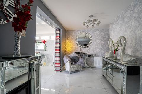 5 bedroom detached house for sale, Cookson Gardens, Hastings