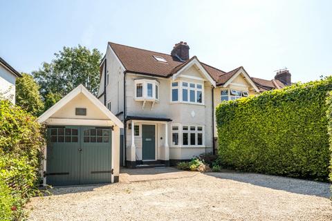 Milbourne Lane, Esher, KT10