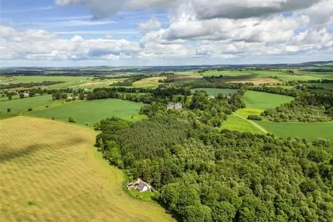 3 bedroom property with land for sale