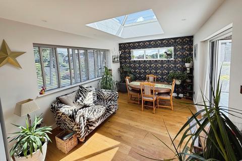 4 bedroom chalet for sale, Elm Hill, Warminster