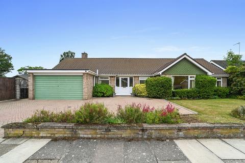 3 bedroom detached bungalow for sale, The Lawns, Ipswich, IP4 3
