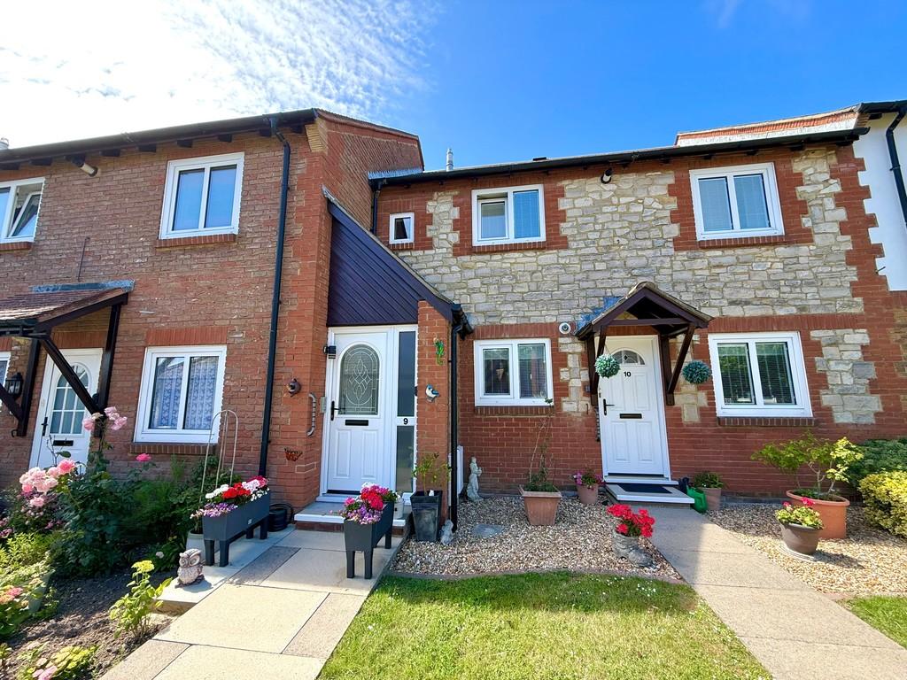 9 Barton Court Front