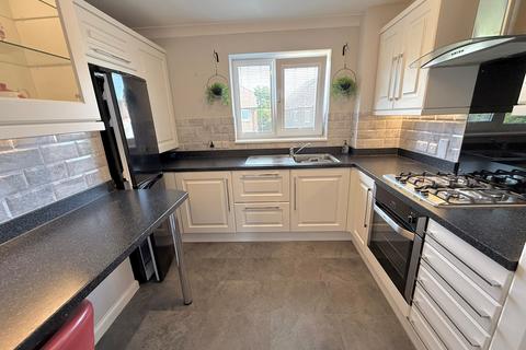 2 bedroom flat for sale, The Street, Rustington