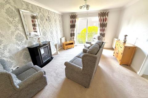 2 bedroom flat for sale, The Street, Rustington