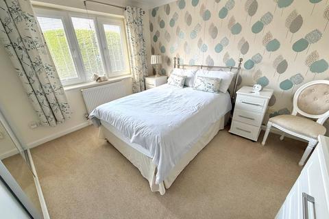 2 bedroom flat for sale, The Street, Rustington