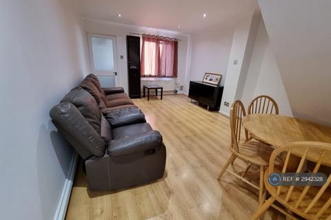 2 bedroom terraced house to rent, Kendal Close, Feltham, TW14