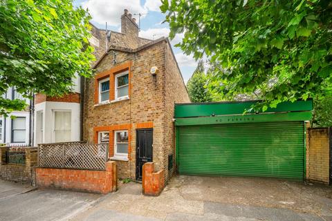 2 bedroom house to rent, Kyverdale Road, London N16