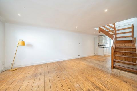 2 bedroom house to rent, Kyverdale Road, London N16