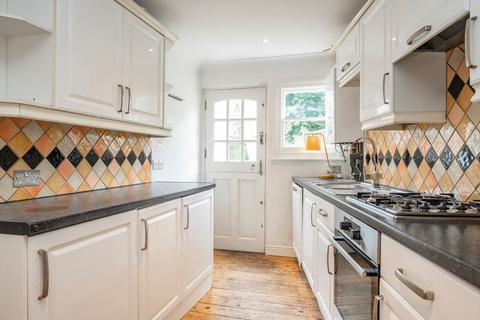 2 bedroom house to rent, Kyverdale Road, London N16