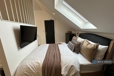 1 bedroom in a house share to rent, Wellingborough Road, Rushden, NN10
