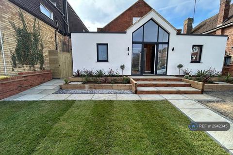 1 bedroom in a house share to rent, Wellingborough Road, Rushden, NN10
