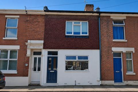 Terraced house - Penhale Road, Portsmouth, PO1