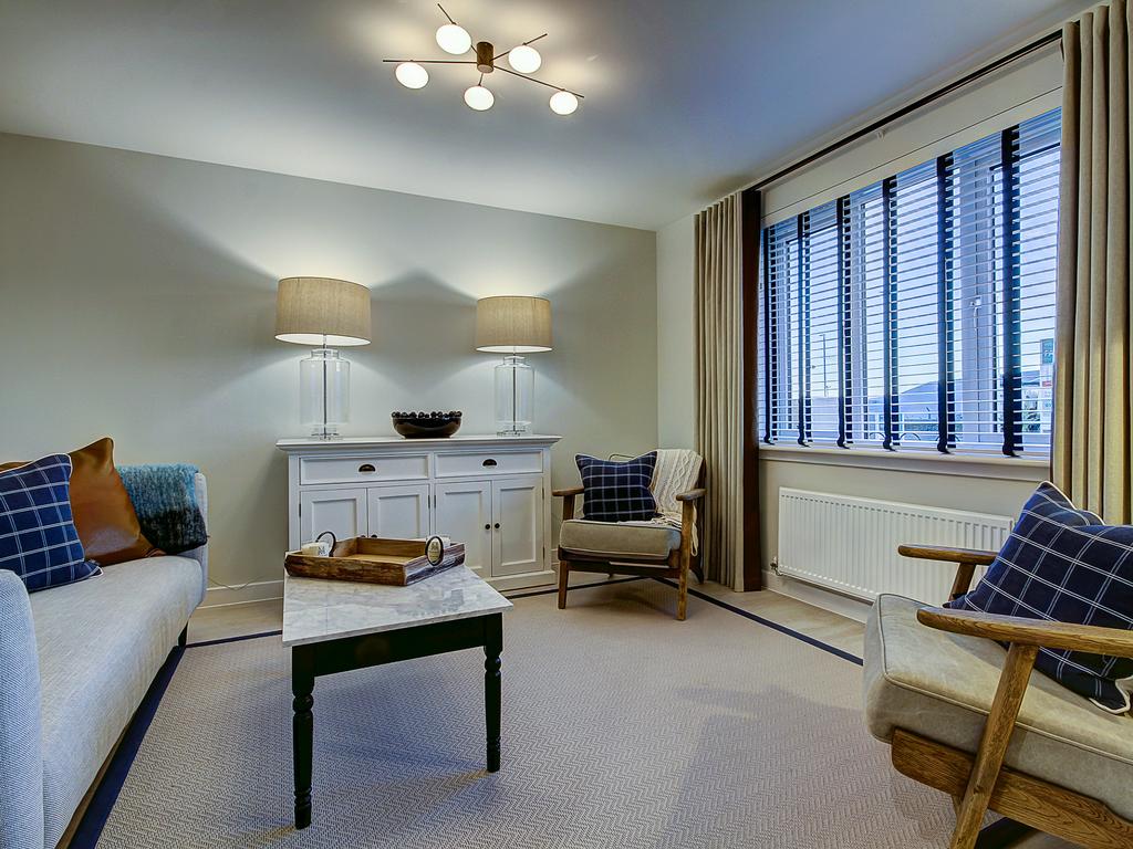 House in City of Glasgow, North Lanarkshire - More