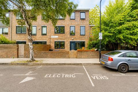 Lilian Close, Stoke Newington, N16