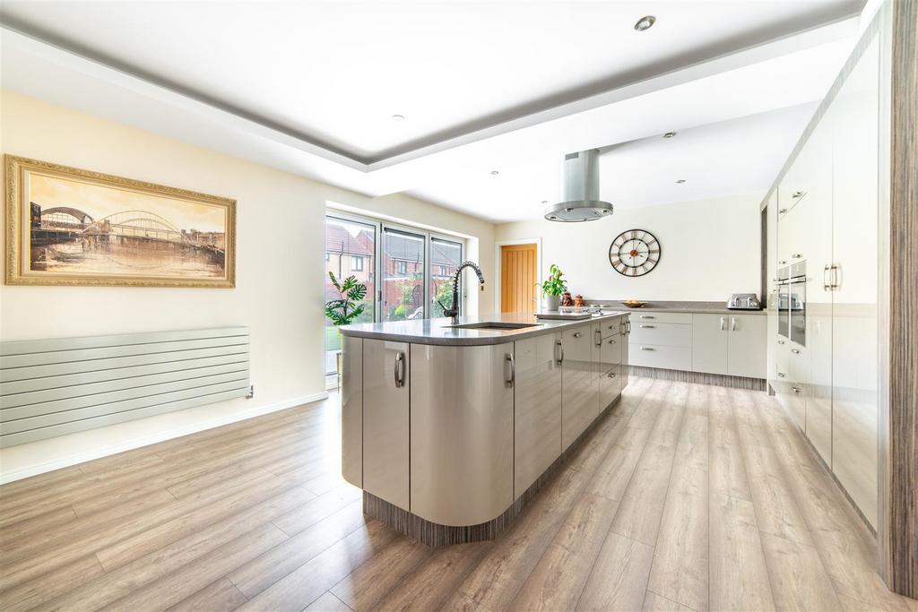 House in Newcastle upon Tyne, Elmwood Park, Middle Brunton - More