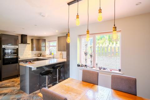 3 bedroom end of terrace house for sale, Aylburton, GL15 6DD