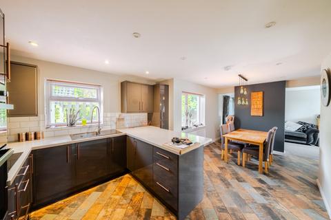 3 bedroom end of terrace house for sale, Aylburton, GL15 6DD