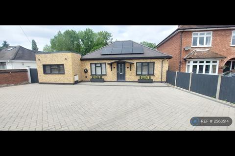 1 bedroom in a house share to rent, Sandhills Lane, Virginia Water, GU25