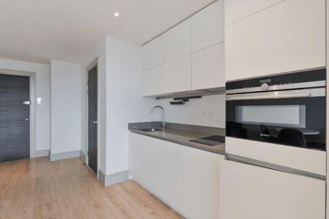 Studio to rent, Mercantile House, Market Square, Uxbridge, UB8