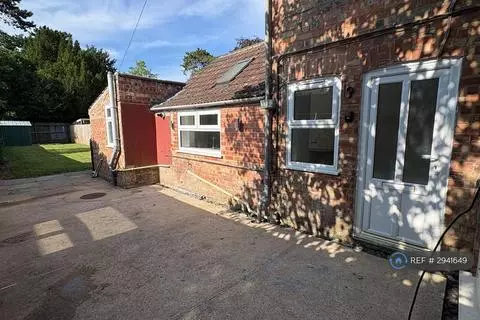 3 bedroom semi-detached house to rent – pohled 2